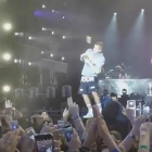 Captura de pantalla del vídeo del botellazo a Justin Bieber en el concierto de Estocolmo este pasado sábado 10 de junio.