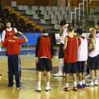 De Grado dirige hoy el primer entrenamiento de la temporada de León con pocas caras nuevas.