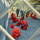 Los primeros prisioneros de guerra talibanes de Al Qaida, en la base de Estados Unidos en Guantánamo