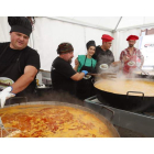 La feria premió la fidelidad de sus visitantes con una exquisita alubiada elaborada con producto paramés. RAMIRO
