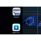 Banderas europeas junto a los logos de los principales gigantes de internet.