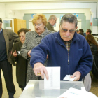 Un voto nulo se considera como un voto emitido no válido, es decir, cuenta en la participación pero no para la distribución de escaños.
