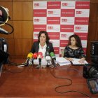 María Rodríguez y Natalia Rodríguez Picallo, ayer, en rueda de prensa.