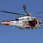 Un helicóptero de Salvamento Marítimo.