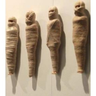 «Barbies momificadas», del artista E. V. Day, que se exhibe en Arco