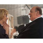 Scarlett Johansson caracterizada como Janet Leigh y Anthony Hopkins como el maestro del suspense Alfred Hitchcock.