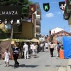 Algunas de las calles de Almanza se adornaron para acoger el mercado medieval