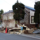 Una calle colapsada en Soma, Fukushima, tras el terremoto. EFE/EPA/JIJI PRESS JAPAN OUT