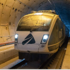 El tren laboratorio BT en la interior del túnel de Pajares. DL