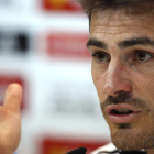 A Íker Casillas le sigue rondando por su cabeza el gol de Godín en la Champions.