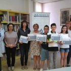 Los premiados, con las responsables de Afadla. ARAUJO