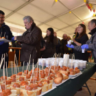 Imagen de una de las degustaciones gratuitas ofrecidas en la Feria de Valencia de Don Juan. MEDINA