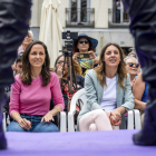 Ione Belarra e Irene Montero en un espectáculo durante un acto electoral en Madrid. FERNANDO VILLAR