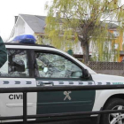 Familiares y vecinos de la víctima no se podían creer ayer lo sucedido en el chalé.