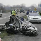 El Opel Corsa en el que viajaba la profesora del colegio villafranquino quedó totalmente destrozado