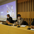 Augusto Paramio, de Europa Creativa; Emilio Gancedo, del ILC, y Javier Lanza, de la Fundación CeI, ayer en la primera ponencia. F. OTERO