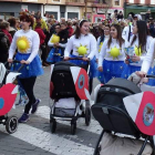 Las imágenes muestran el colorido desfile de carnaval de Valencia de Don Juan que tuvo lugar ayer. DL