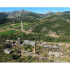 Vista desde el mirador de Vegamediana, desde el que se observan las antiguas instalaciones fabriles