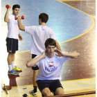 El Reale Ademar prepara en el Palacio el partido de hoy ante el Villa de Aranda.
