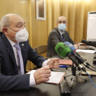 José Antonio Cuba y Carlos González-Antón, en la rueda de prensa de ayer. RAMIRO