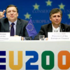 Barroso y el presidente de turno de la Unión Europea, Jan Fischer, en una rueda de prensa.