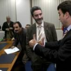 El alcalde de Monforte, Severino Rodríguez, escucha al de Ponferrada, Carlos López Riesco