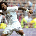 Marcelo celebra con rabia su gol ante el Levante, el primero del Madrid ayer.
