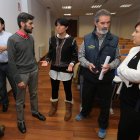 Rosa Luna, rodeada de técnicos, ayer. L. DE LA MATA