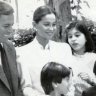 Julio Iglesias, con Isabel Preysler y sus hijos, Chabeli, Julio José y Enrique, en 1984.