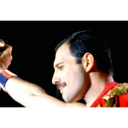 Pablo Padin, que interpreta a Freddie Mercury, en un momento de la actuación.