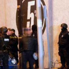 Ejército y Policía Federal custodian las instalaciones de la cadena Televisa en Monterrey.