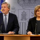Íñigo Méndez de Vigo y Fátima Báñez, este viernes en la rueda de prensa posterior al Consejo de Ministros.