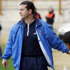 Tomé agradece a Emperador, a la derecha, su confianza.