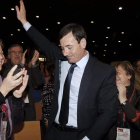 Gómez agradece los aplausos tras su intervención.