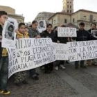 La concentración por la pequeña desaparecida en Huelva se desarrolló en la plaza de San Marcelo