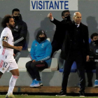 Zidane dirige en el partido de Copa del Rey ante el Alcoyano. LORENZO