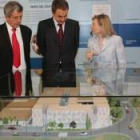 Hace un mes que Zapatero presentó el proyecto al lado de Miguel Martínez y Amparo Valcarce