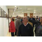 Isaac Álvarez con el edil de Cultura, Jesús Celemín, y la de Deportes, Amparo Villadangos.
