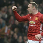 Wayne Rooney celebra el gol contra el Reading con el que iguala la marca histórica de Bobby Charlton con el Manchester United.