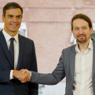 Pedro Sánchez y Pablo Iglesias tras formalizar el acuerdo sobre los Presupuestos del 2019, el pasado 11 de octubre