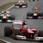 Alonso lo intentó todo, pero su Ferrari no dio para más.