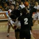 El leonés Vega vuelve a enfrentarse al Ademar, una constante en los últimos años