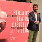Juan García-Gallardo el martes, en la Feria de Teatro de Castilla y León en Ciudad Rodrigo. JMGARCIA