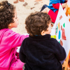 Niños en una actividad escolar.