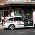 Los atracadores asaltaron la sucursal del Banco Herrero situada en la calle La Corredera