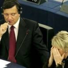Barroso y la comisaria sueca Margot Wallstrom tras comprobar que no tenían mayoría en la Eurocámara
