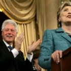 Hillary Rodham Clinton fue aplaudida por su marido en la victoria del pasado martes en Pensilvania