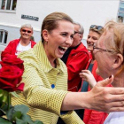 La líder socialdemocrata Mette Frederiksen antes de acudir a votar este miercoles  en Alborg.
