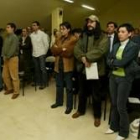 Los consejeros populares durante el minuto de silencio en el pleno celebrado el pasado lunes