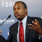 Ben Carson, precandidato presidencial del Partido Republicano de Estados Unidos, habla durante un mitin en Manchester el pasado mes de agosto.